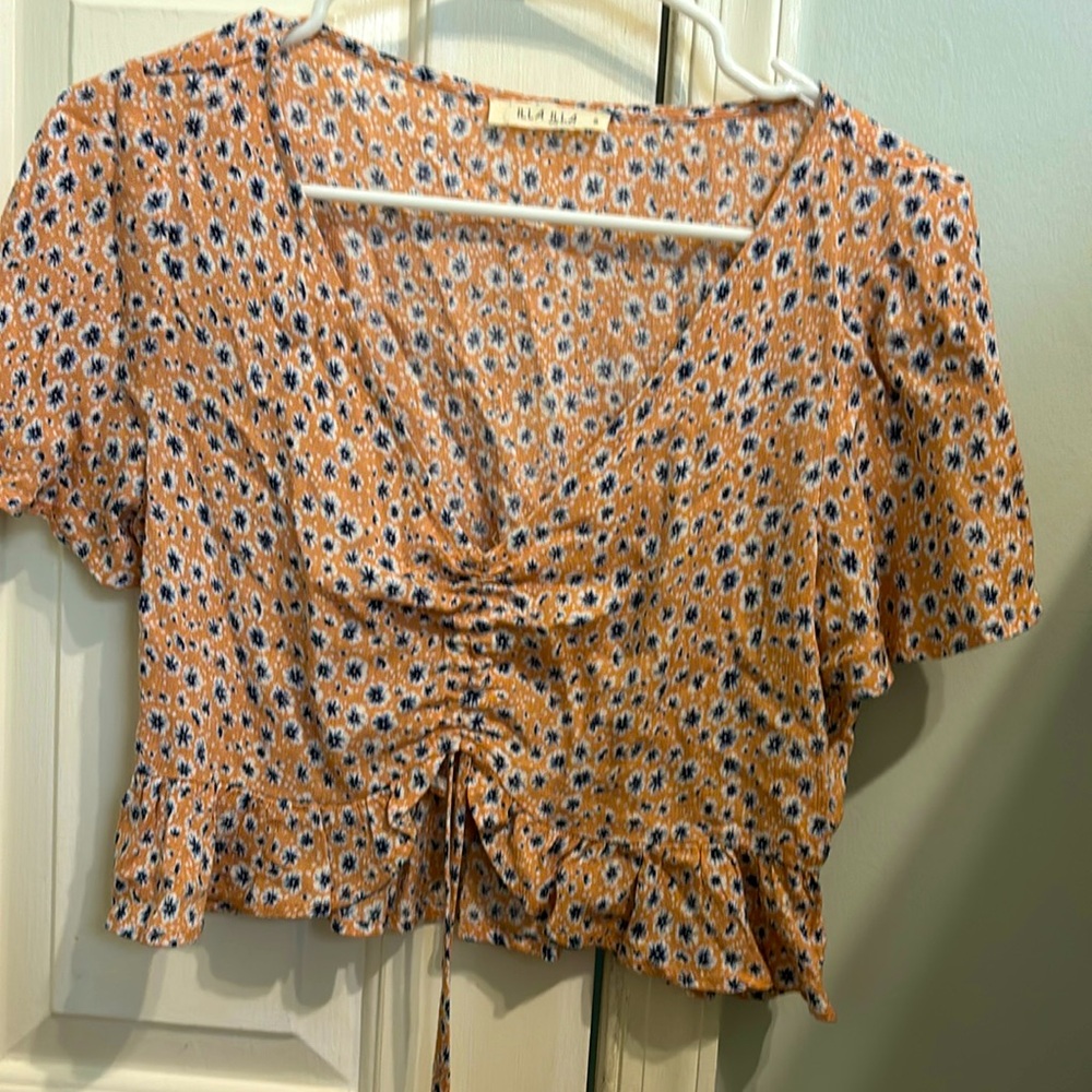 ILLA ILLA crop top.  Size small.  Ruched in front